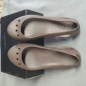 Crocs women's Kadee Flats Size 7, Color Brown